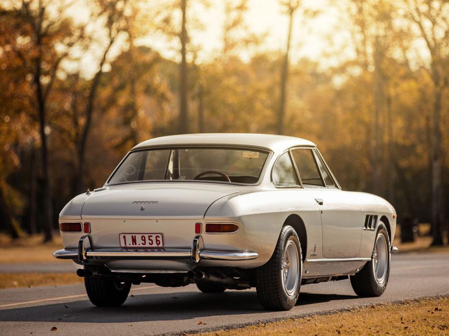  Ferrari 330 GT 2+2 (Series II) 1965 года  (фото 36 из 43)
